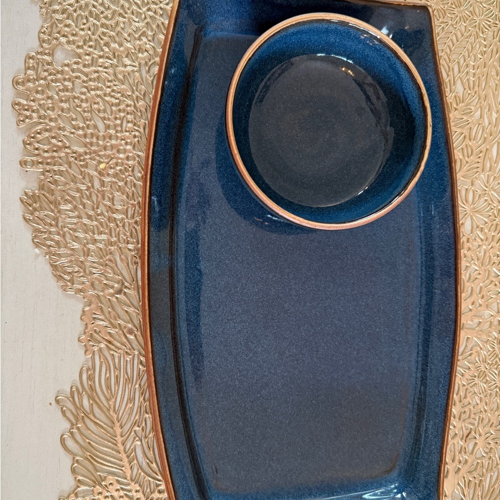 The Wheel Stoneware Serving Platter with Bowl (blue)